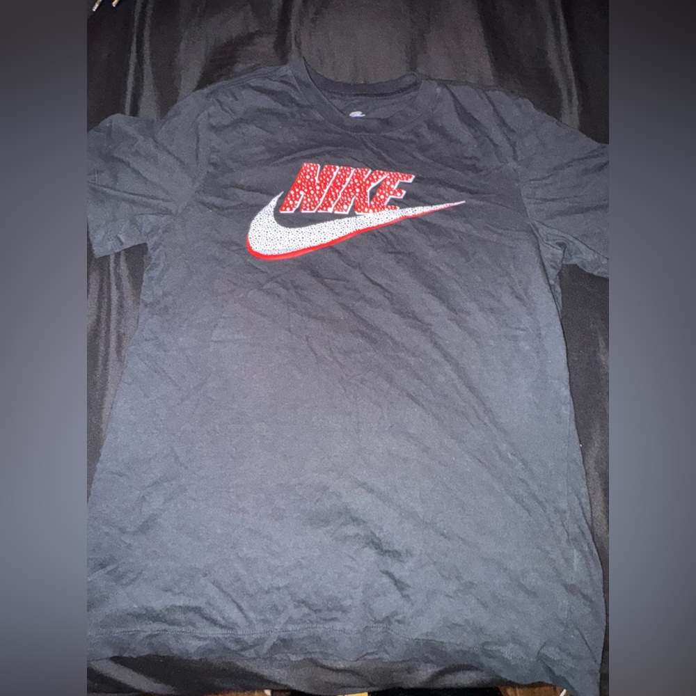 Nike Black and Red Short Sleeve Tee